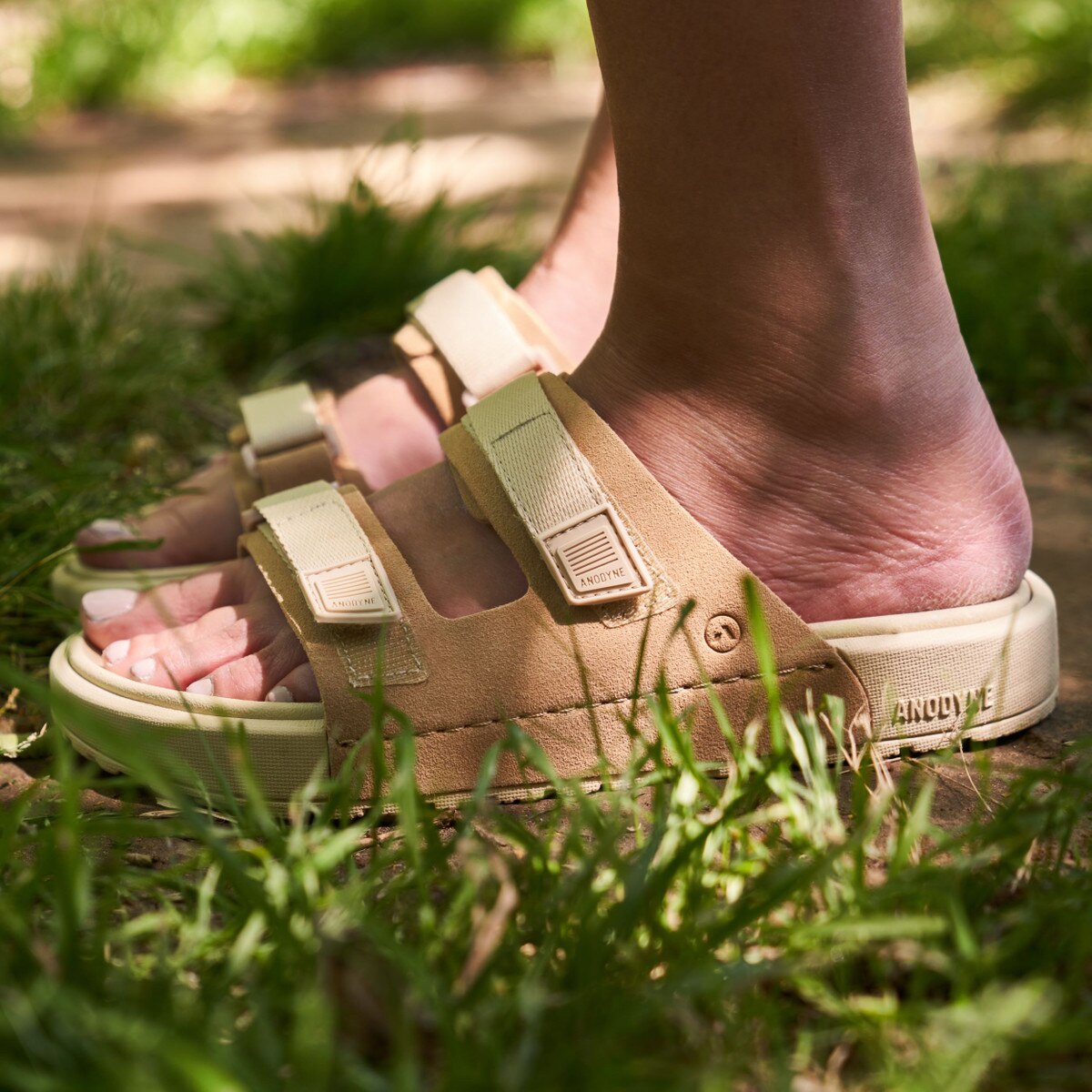 W073 tan sandals